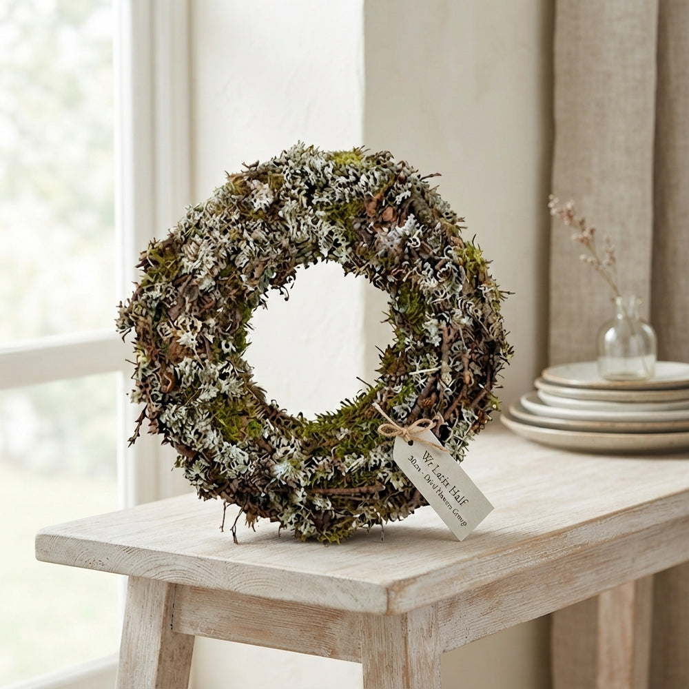 Half Wreath with Larch Foliage – 30cm