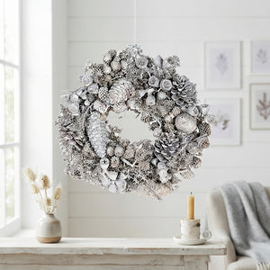 White Wax Wreath – 23cm