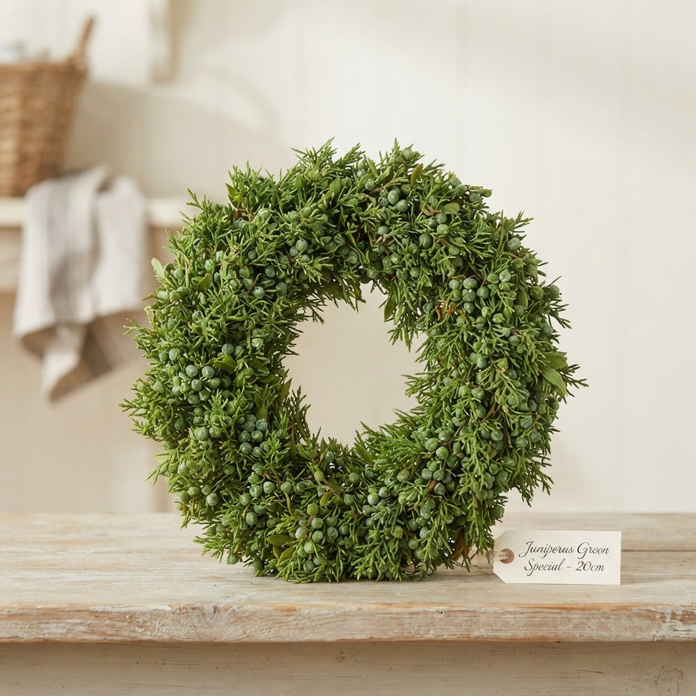Green Juniper Wreath – 20cm